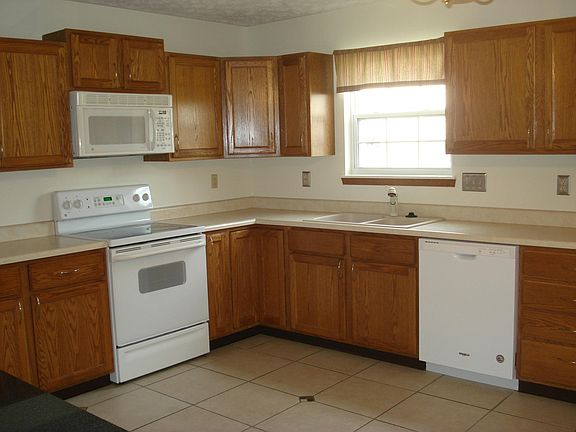 5th image of 7837 Almond Dr