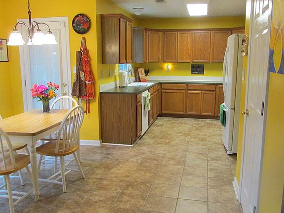 3rd image of 3836 Scarlet Oak Ln