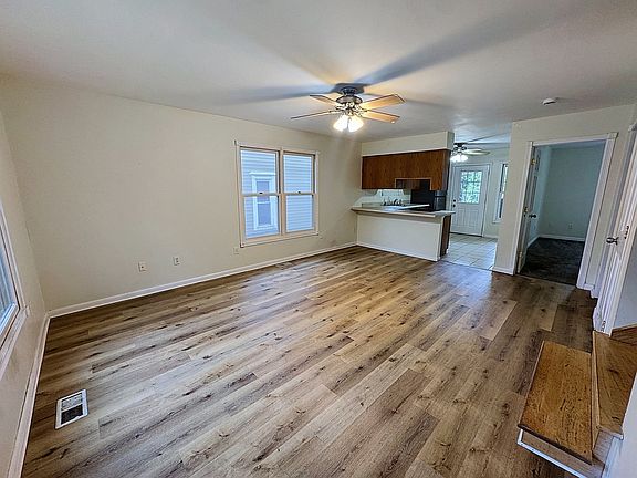3rd image of 716 15th St