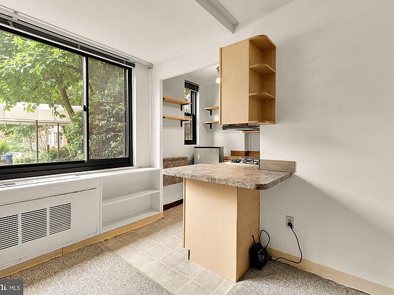 5th image of 1021 Arlington Blvd APT 446