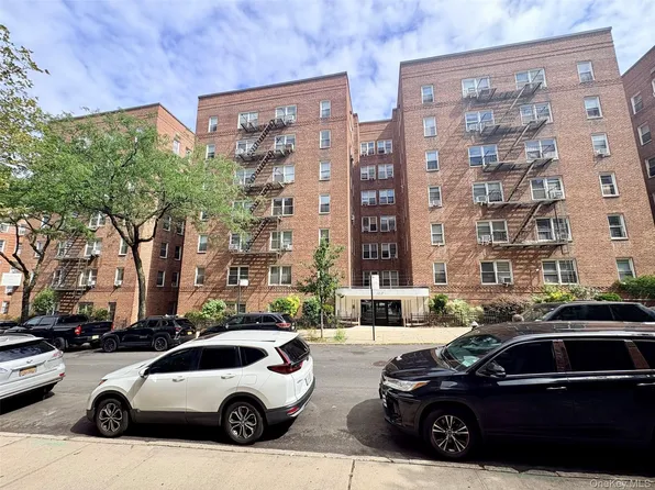 64-41 Saunders Street #605, Rego Park, NY 11374