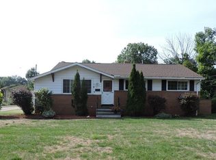 28129 Terrace Dr, North Olmsted, OH 44070