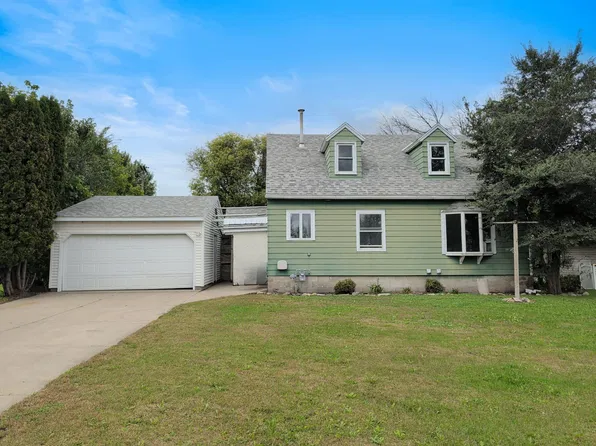 606 5th St SE, Dodge Center, MN 55927