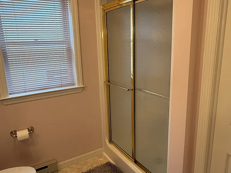 517 E Linn St — Photo 14