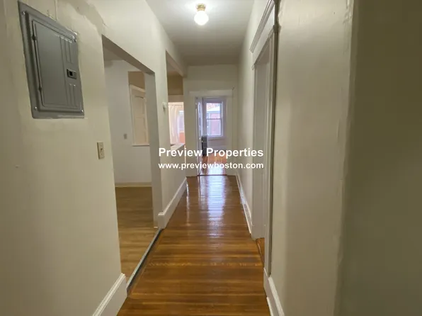 (undisclosed Address), Brookline, MA 02446