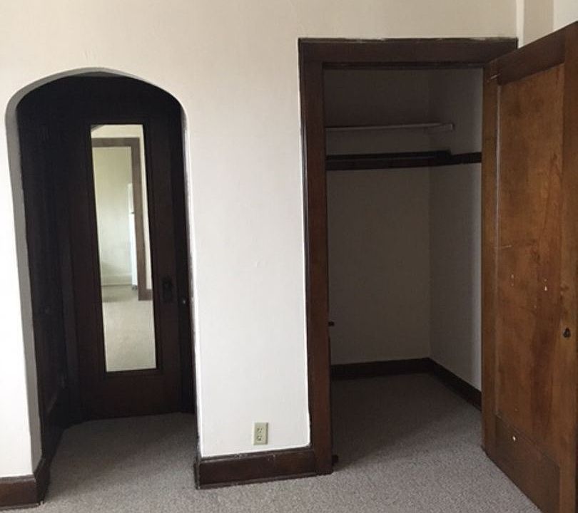 2nd image of 2324 W Wisconsin Ave #64