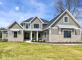 254 River Oaks CIRCLE, Delafield, WI 53018