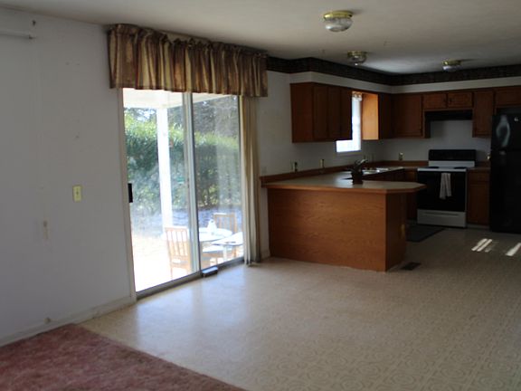 5th image of 52 Ashwood Ln