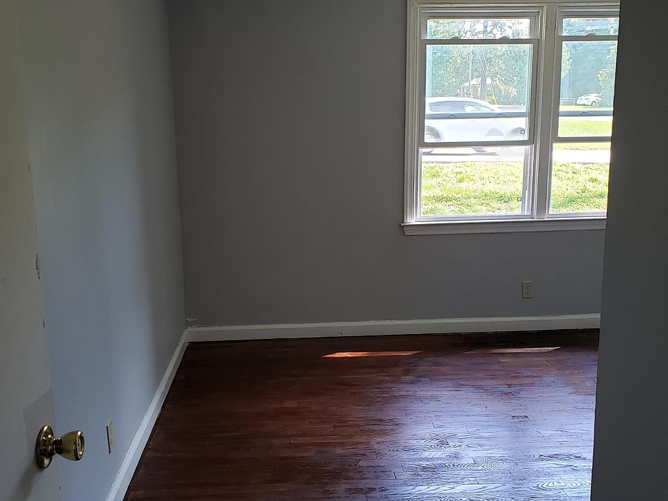 2nd image of 3337 Vaucluse Rd
