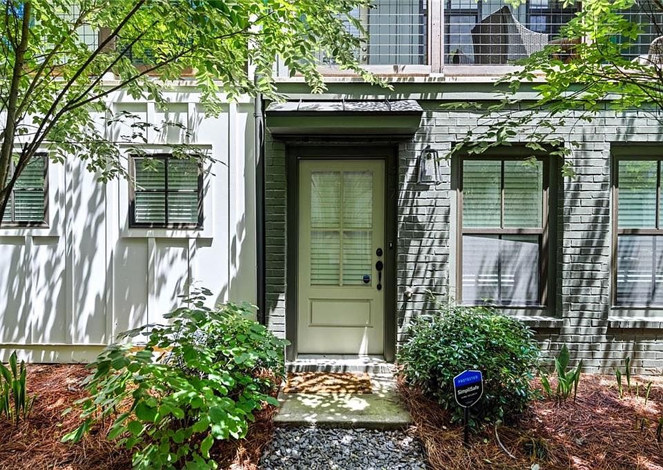 1st image of 317 Dilbeck Pl NE