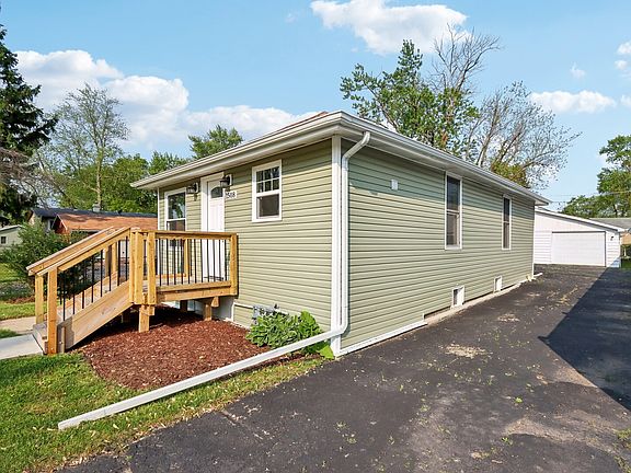 2nd image of 1508 N Lake Shore Dr