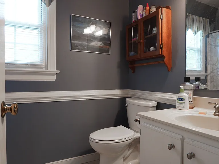 2405 Kenmore Rd — Photo 15