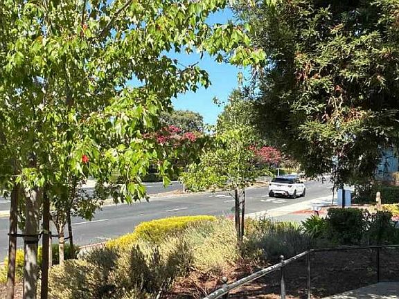 5th image of 99 Cleaveland Rd
