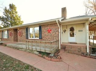 3616 Cowboy Ln, Charlotte, NC 28216