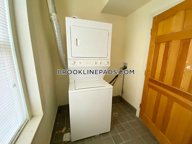 1414 Beacon St #3F — Photo 7