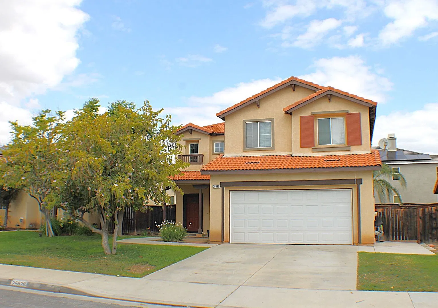 Moreno Valley Ranch, Spacious 4 Bedroom — Photo 1