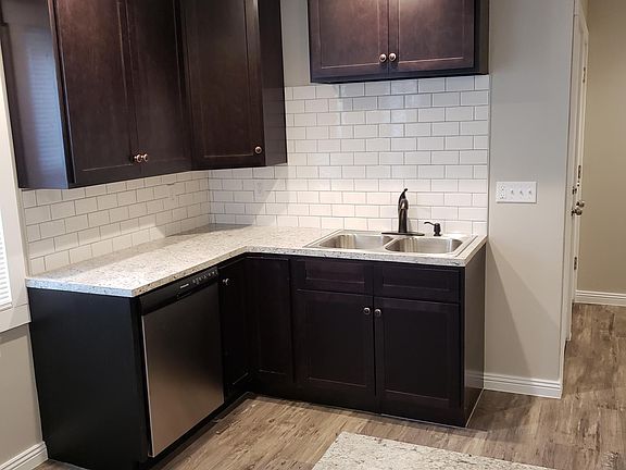 3rd image of 130 Camden Ave #Up