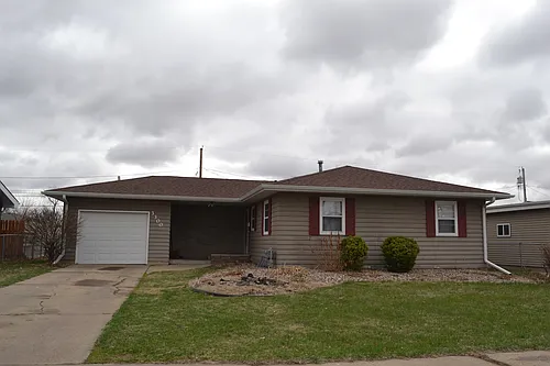 3300 S Hawthorne Ave Photo 1