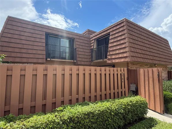 2564 Lakeview Ct, Cooper City, FL 33026