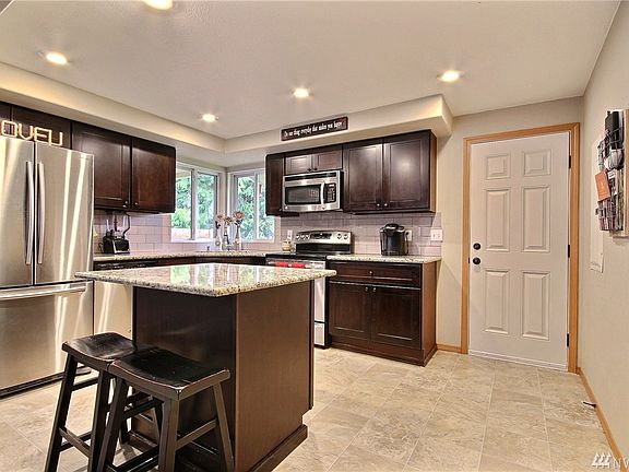 4th image of 9706 205th Avenue Ct E