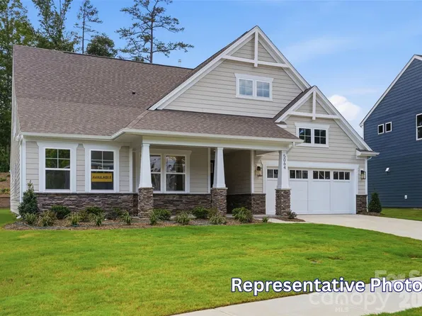 4500 Blue Mound Ct, Stanley, NC 28164