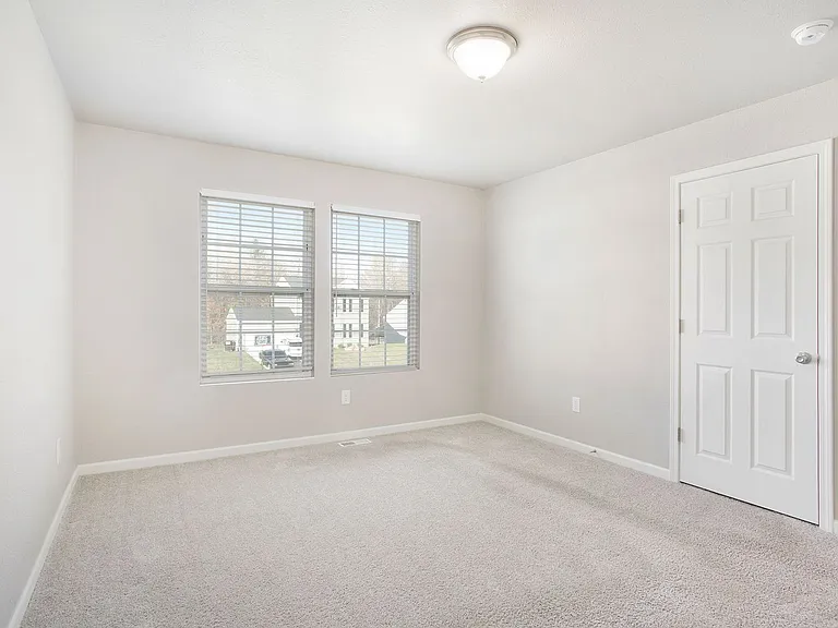 59592 Glidden St — Photo 13