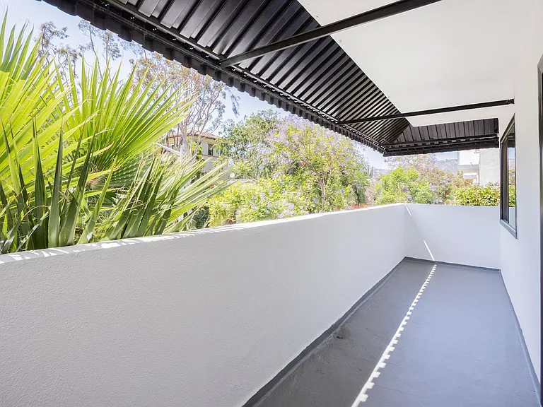904 N Sierra Bonita Ave — Photo 45