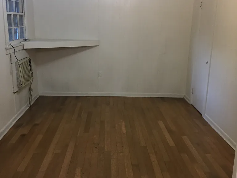1431 Josephine St — Photo 5