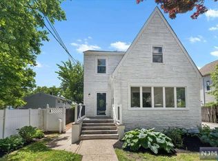 22 Elizabeth Ave, Teaneck, NJ 07666