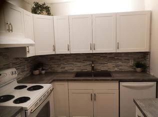 1974 Saint Laurent Blvd #101, Ottawa, ON K1G4L5