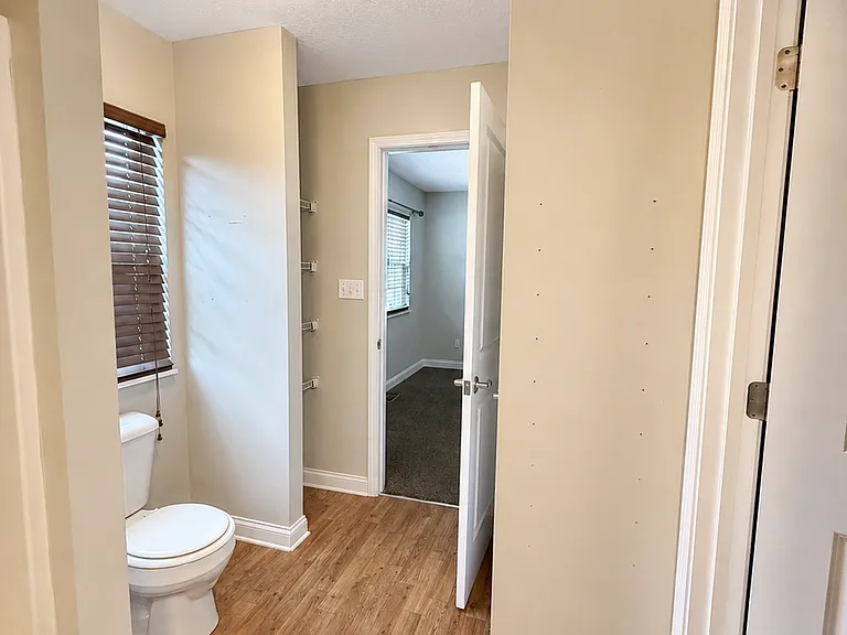 1005 Lennox Cir — Photo 13
