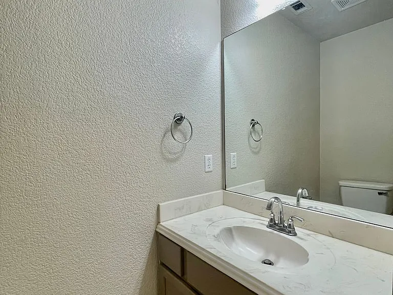 1825 Pearce Ct — Photo 8
