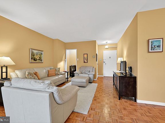 4th image of 3900 Watson Pl NW #B-1g