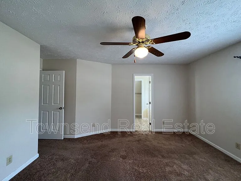 3031 Kingfisher Dr — Photo 11