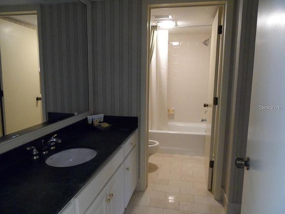 5th image of 4752 Fox Hunt Dr #814