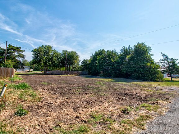 2nd image of 321 Jack Harris Ln