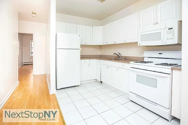 Rented by NextStopNY | media 2