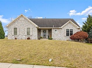 62 Walnut Dr W, Bernville, PA 19506