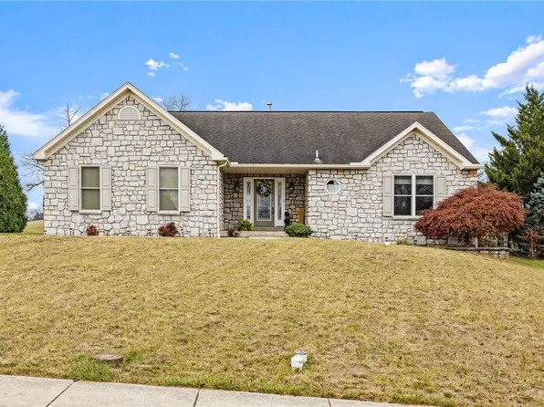 62 Walnut Dr W, Bernville, PA 19506