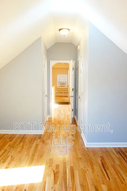 3 bed, 1.5 bath, 1100 sqft, $2,350 — Photo 1