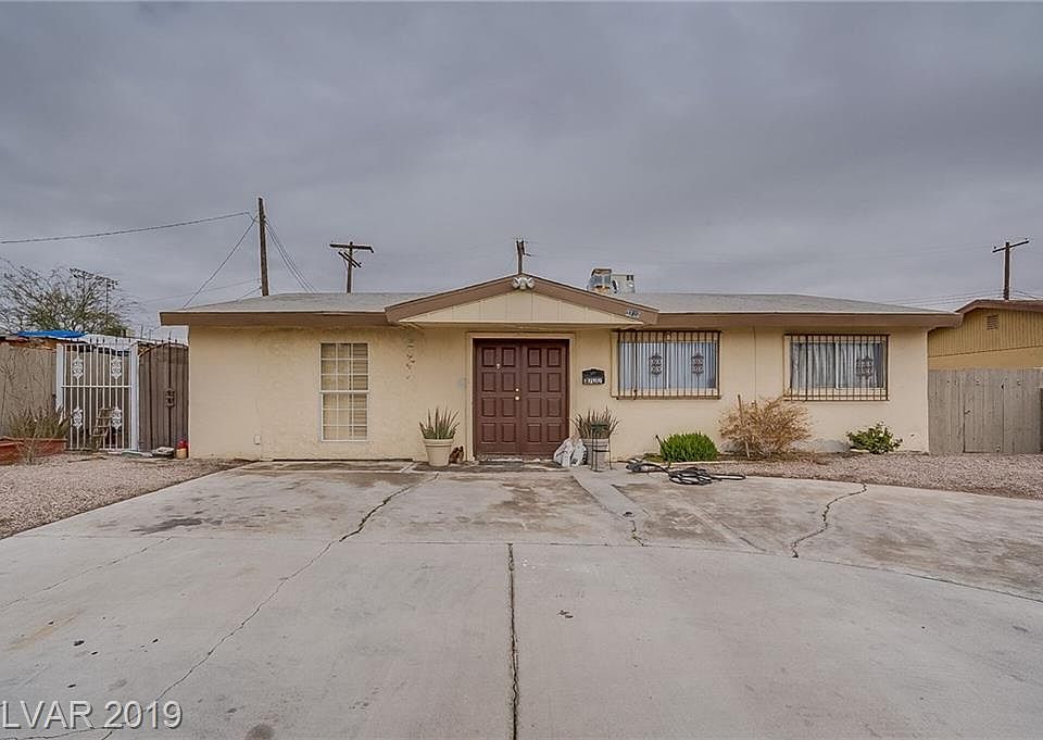 1st image of 3722 E Carey Ave