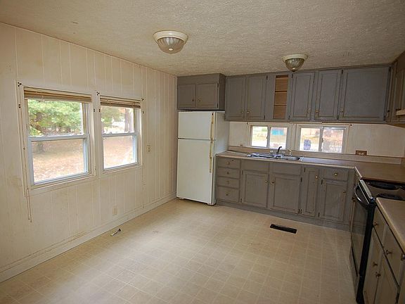 3rd image of 3570 Anna Dr