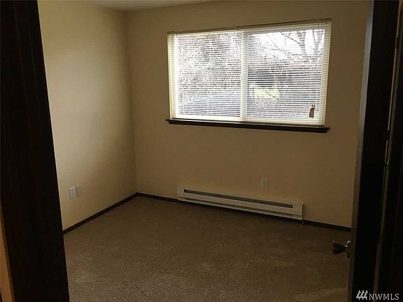 5th image of 701 E 68th St