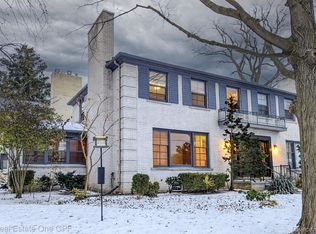 15832 Windmill Pointe Dr, Grosse Pointe Park, MI 48230
