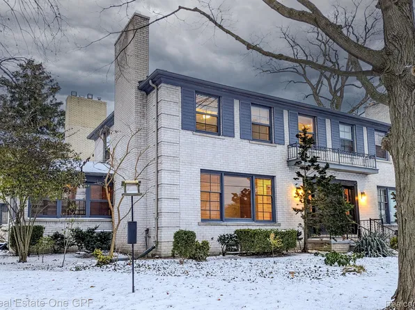 15832 Windmill Pointe Dr, Grosse Pointe Park, MI 48230