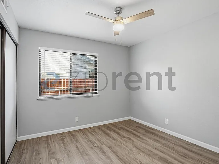 44119 Kirkland Ave — Photo 20