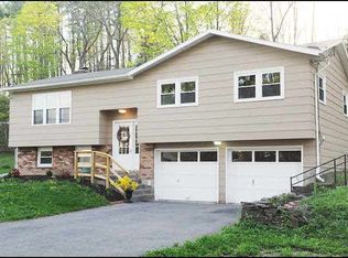 15 Parkside Dr, Lake Katrine, NY 12449
