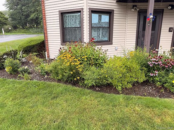4th image of 20 Hastings Court #A