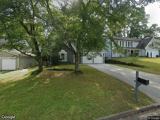 3564 Manchester Dr — Photo 2