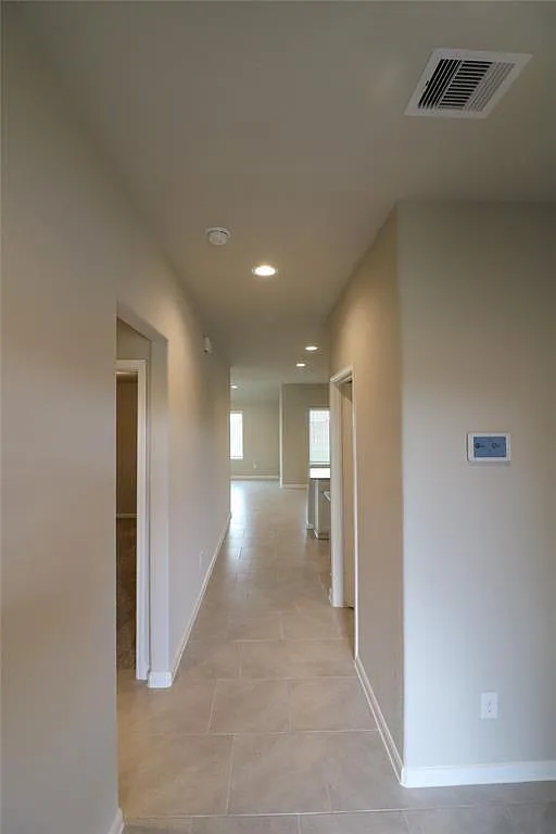 3 bed, 2.0 bath, 1594 sqft, $2,400 — Photo 3